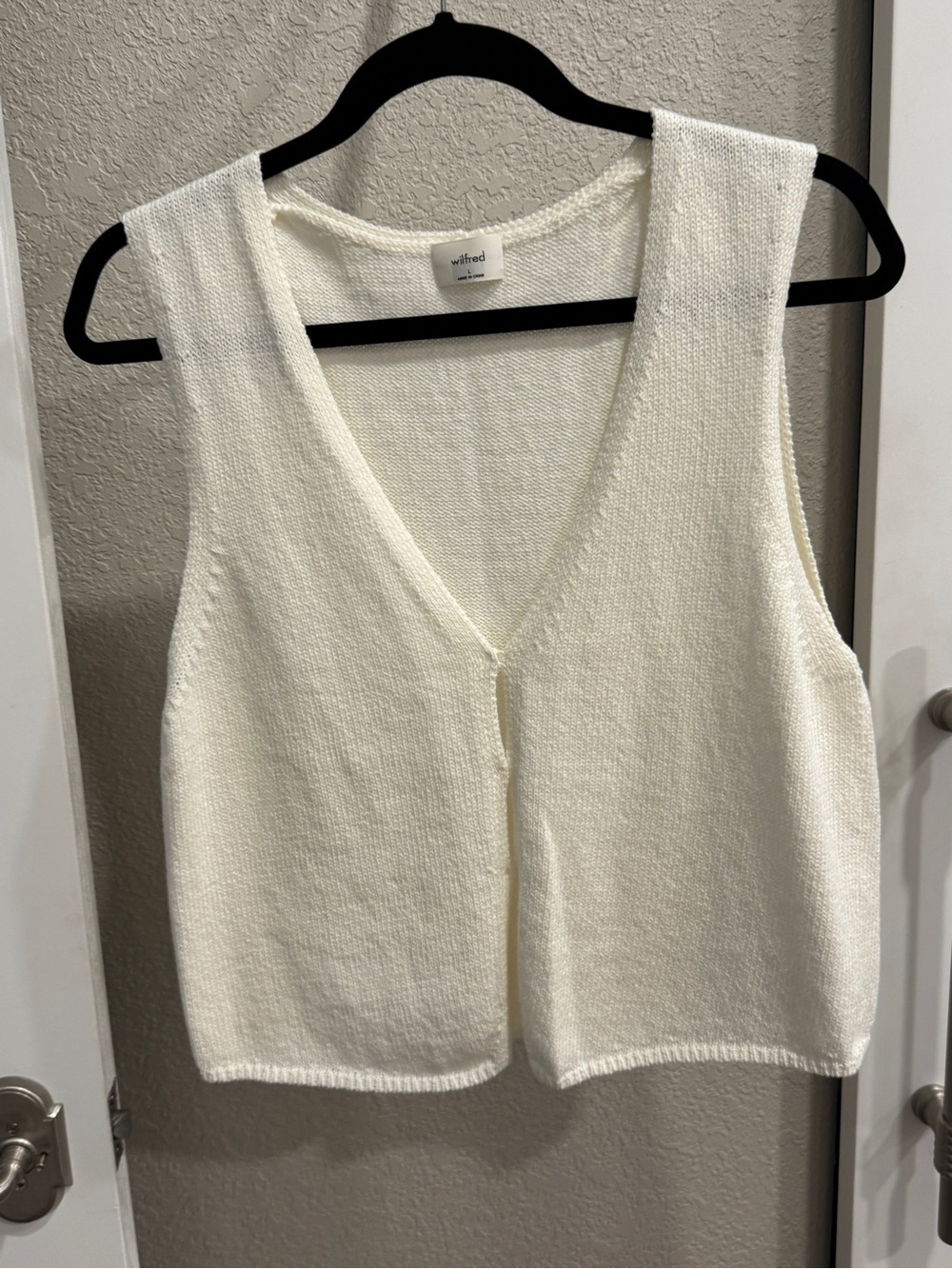 Aritzia Wilfred Cream Textured Knit V-Neck Sleeveless Top size Lg